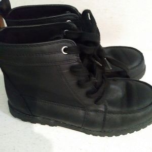 Childrens Place Boys Boots Size 3